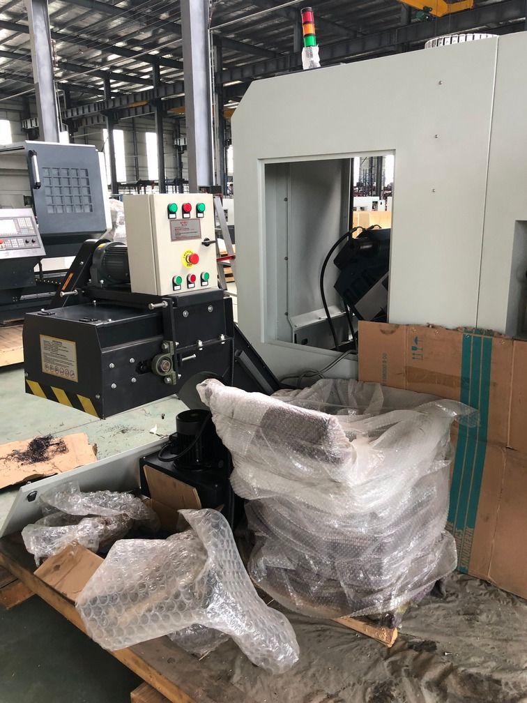 KMT KTL60/500  Транспортер удаления стружки с корзиной  Эффективно удаляет стружку из зоны резания и позволяет работать на станке без остановок на обслуживание  С конвейером поставляется корзина для сбора стружки 